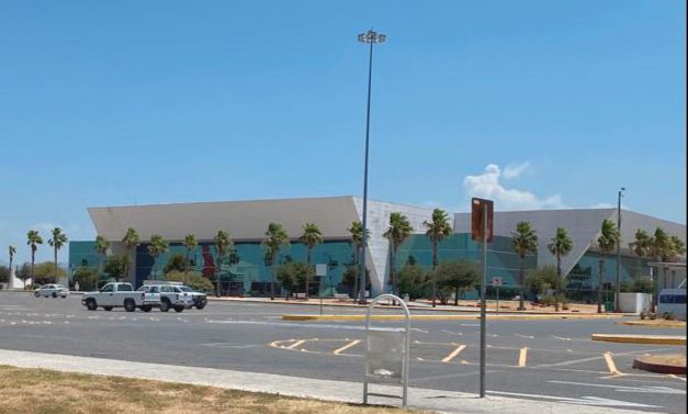 Realizan labores de manteniendo a la Torre Bicentenario