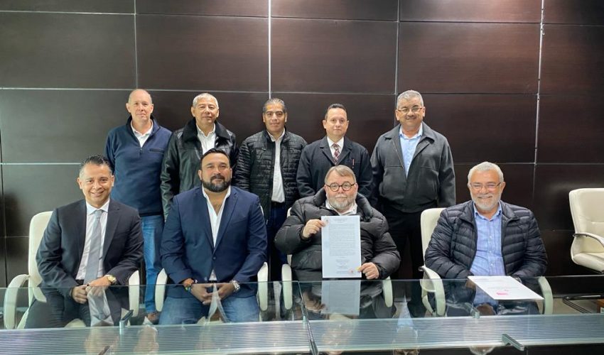 Gobierno del Estado recibe donación de terreno para paradero turístico en Jiménez