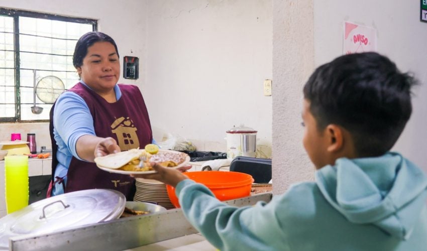 Mantiene SEBIEN entrega de alimentos en comedores