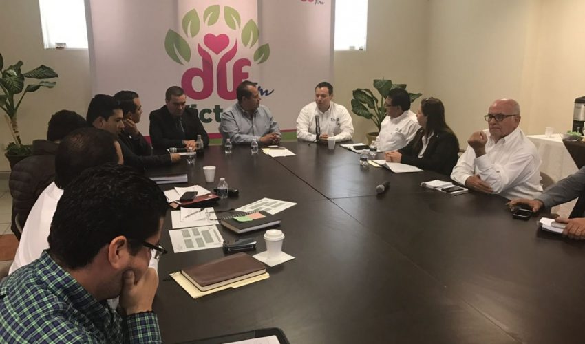 La Contraloría Gubernamental y la COFEMER apoyando al municipio de Victoria en la instalación del primer Sistema de Apertura Rápida de Empresas en Tamaulipas.