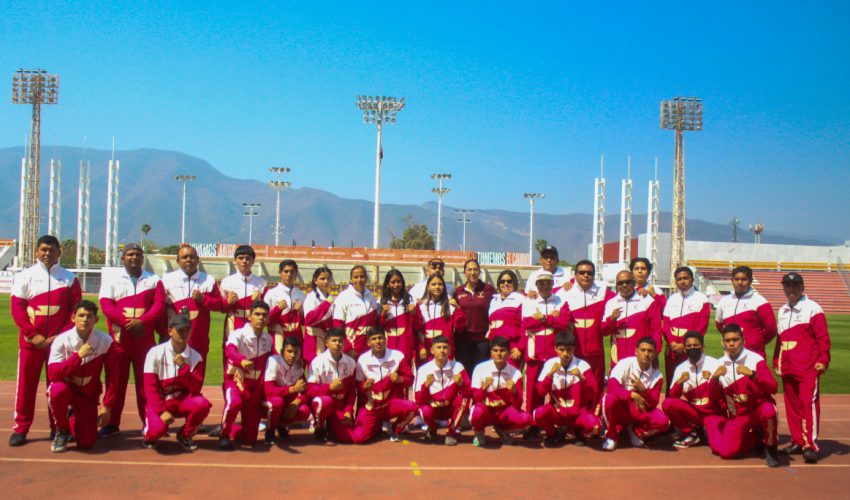 Entrega INDE uniformes a pugilistas tamaulipecos para eliminatoria en Monterrey