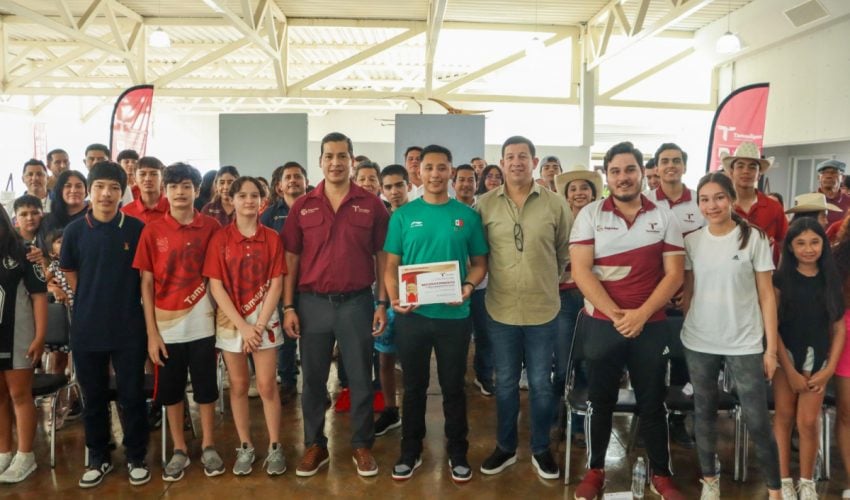 El olímpico Edson Ramírez realiza charla de motivación a atletas tamaulipecos