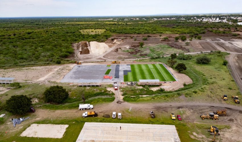 Avanza construcción y remodelación de canchas de futbol en Ciudad Victoria