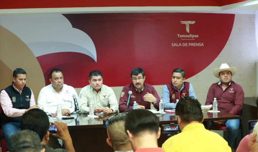 Atiende Gobierno del Estado necesidades del sector agropecuario en zona cañera