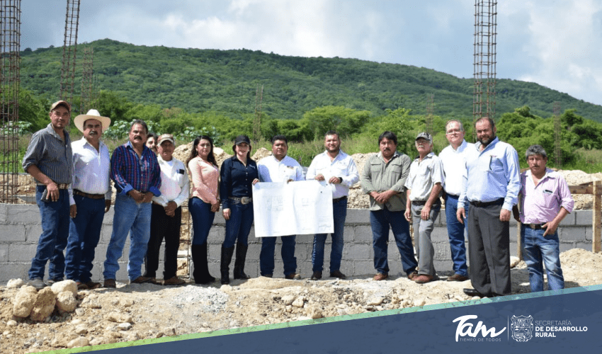 Inician trabajos de construcción de la Sala de Extracción en Llera