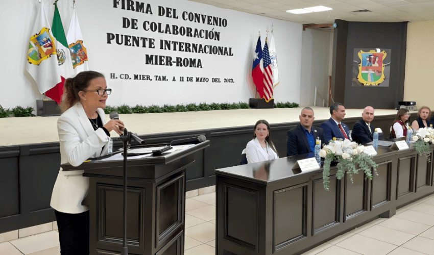 Asiste secretaria de Economía a firma de convenio para nuevo Puente Internacional Mier-Roma