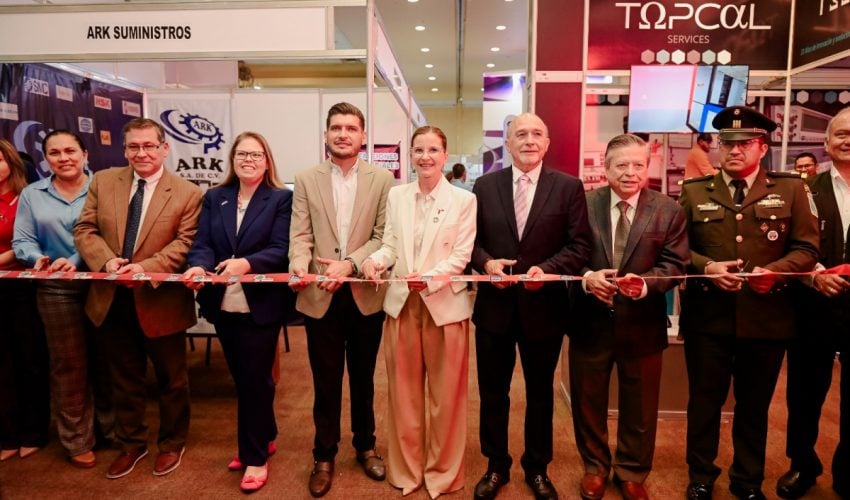 Encabeza Ninfa Cantú Deándar inauguración de la Expo Proveedor Industrial Matamoros 2025