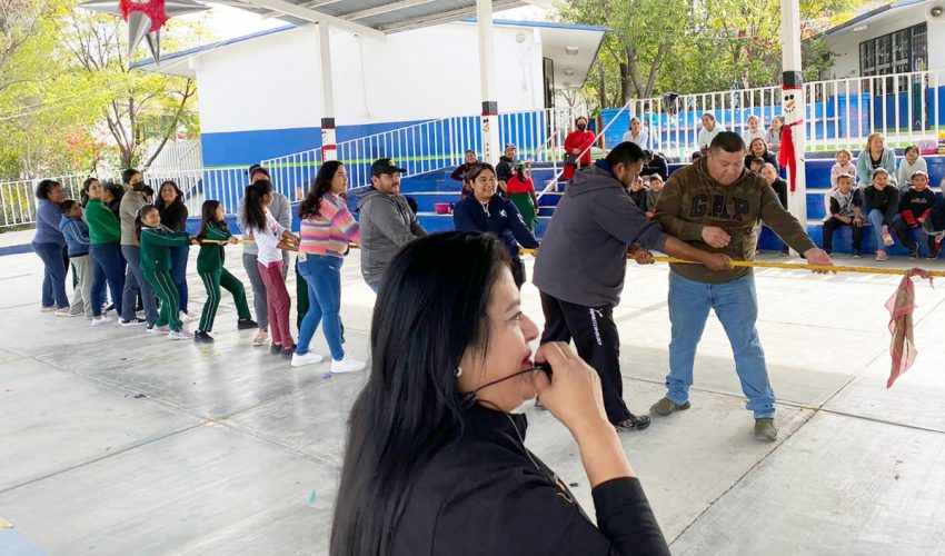 Fomenta Secretaría de Educación integración de comunidad educativa con rally familiar