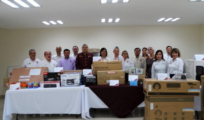 Entrega SET apoyos a estudiantes con discapacidad  de planteles de nivel medio superior