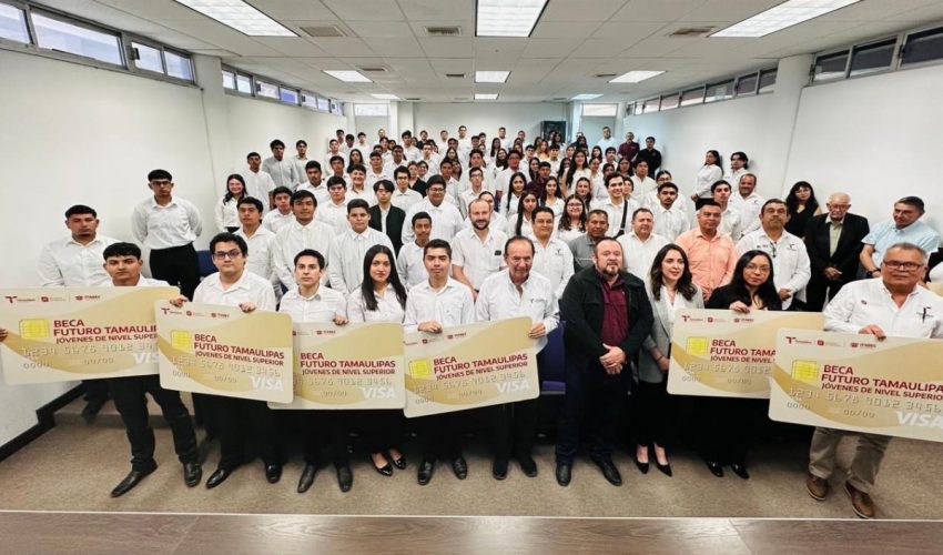 Fortalece ITABEC el talento universitario con 456 becas en la UPV
