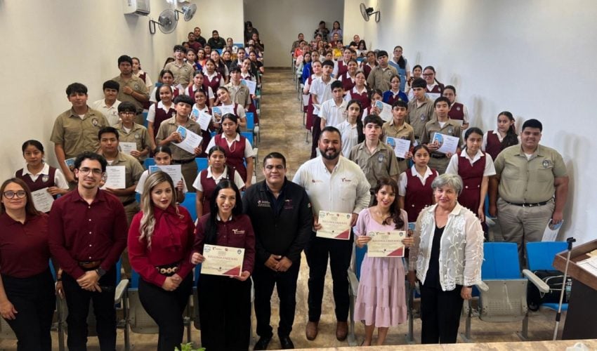 Logran estudiantes de la zona ribereña certificación internacional de inglés