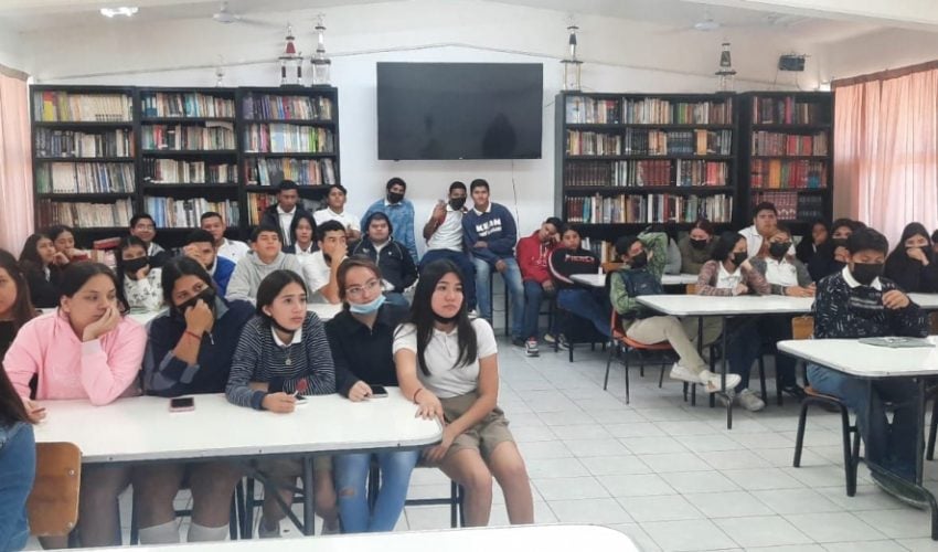 Platicas a los jóvenes estudiantes sobre la prestación del Servicio Social con base al Convenio del MoNAE