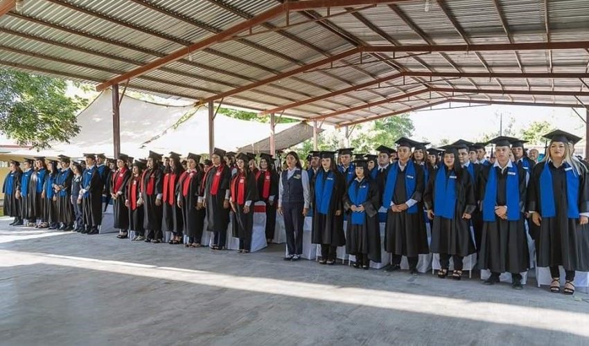 Graduación en la Escuela Normal “Prof. y Gral. Alberto Carrera Torres”