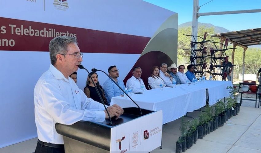 Entrega de materiales para los telebachilleratos comunitarios del Altiplano