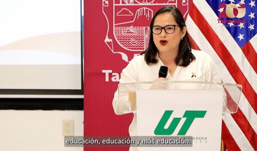 Video: Entrega de certificados a estudiantes de la carrera de Ingeniería en Mecatrónica BIS de la UT Altamira