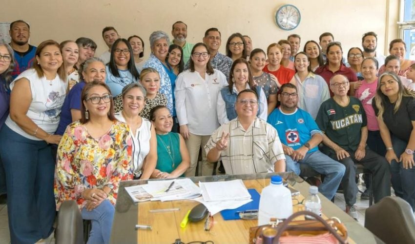 La secretaria Lucía Aimé Castillo Pastor visitó la Primaria Agustín Melgar y la Secundaria General 6 en Reynosa para participar junto a las y los docentes en el Taller Intensivo del Consejo Técnico Escolar.