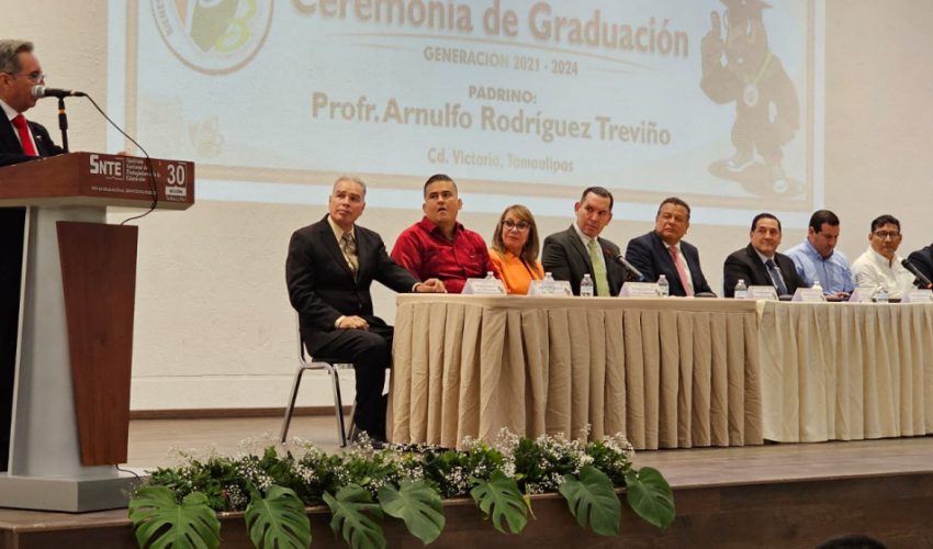 Graduación de la Preparatoria Federalizada “Carlos Adrián Avilés Bortolussi”