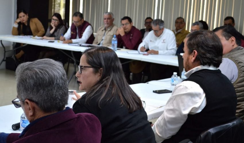 Reunión de trabajo donde se revisaron los avances del Sistema Educativo Estatal.