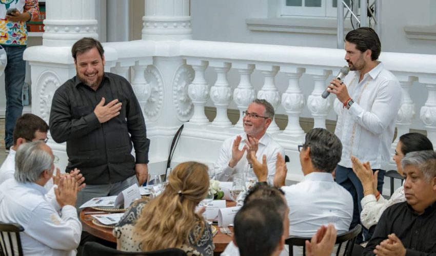 Presente el titular de la SET,  Miguel Ángel Valdez García en reunión de seguimiento para el sector energético de Tamaulipas con representantes de empresa Woodside Energy.