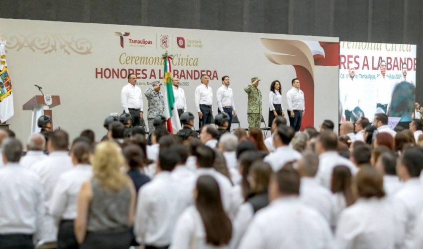 Secretario de Educación, participó en la ceremonia de Honores a la Bandera
