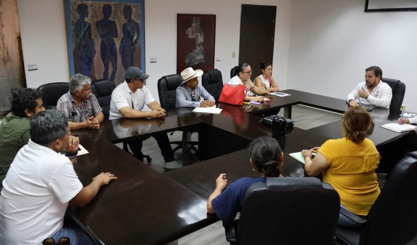 El secretario de Educación de Tamaulipas, recibió a una comitiva de docentes de Educación Física.