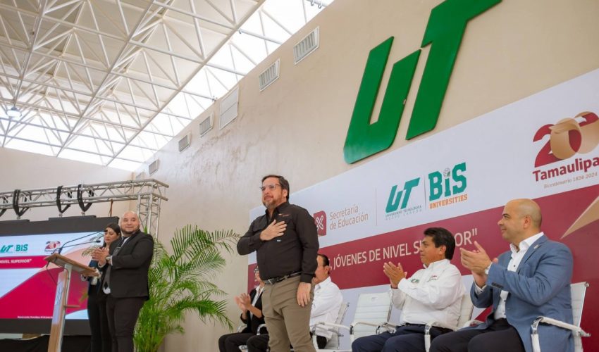 Secretario de Educación, entrega de becas del programa Futuro Tamaulipas Jóvenes de Nivel Superior en UTNL