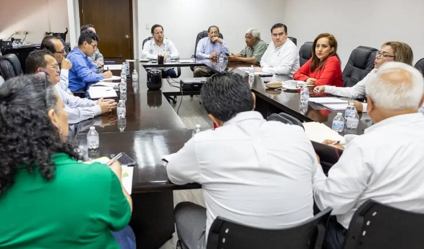 Reunión de trabajo entre autoridades de la SET con SNTE Sección 30, y autoridades del ISSSTE.