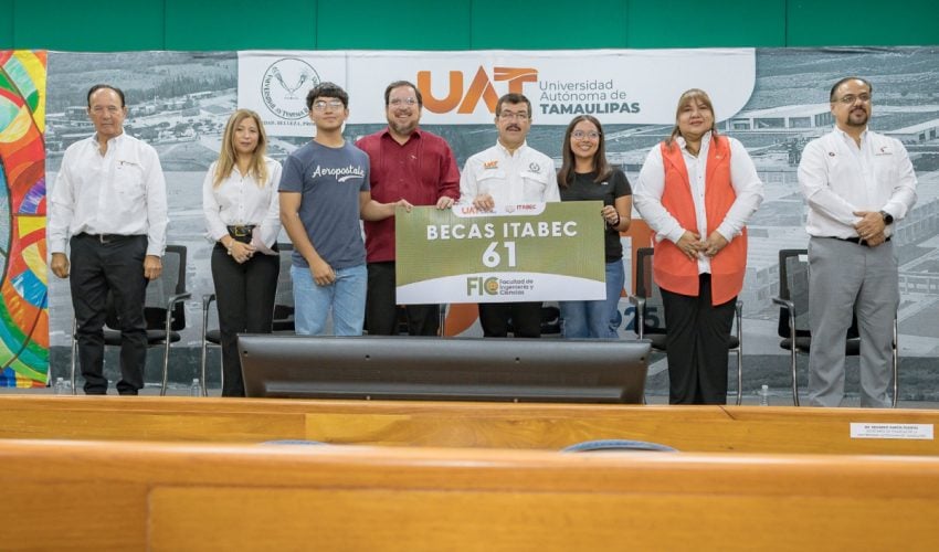 Entregaron becas del ITABEC a estudiantes de la UAT