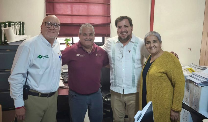 En Matamoros, Miguel Ángel Valdez García, secretario de Educación de Tamaulipas, supervisó escuelas afectadas por las lluvias recientes.