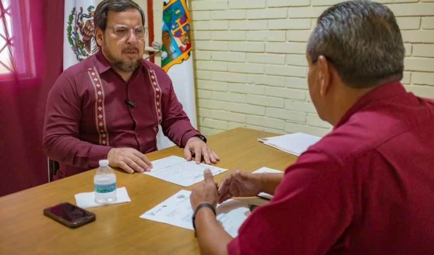 Secretario de Educación, atiende en la instalaciones del COBAT No. 11, en Ciudad Mier