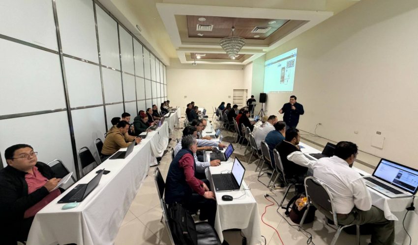 Imparten curso-taller de Inteligencia Artificial y sistemas mecatrónicos a docentes de Educación Básica