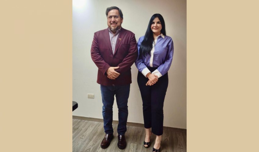 Secretario de Educación, Miguel Ángel Valdez García, recibió a la alcaldesa de Gustavo Díaz Ordaz, Nataly García Díaz