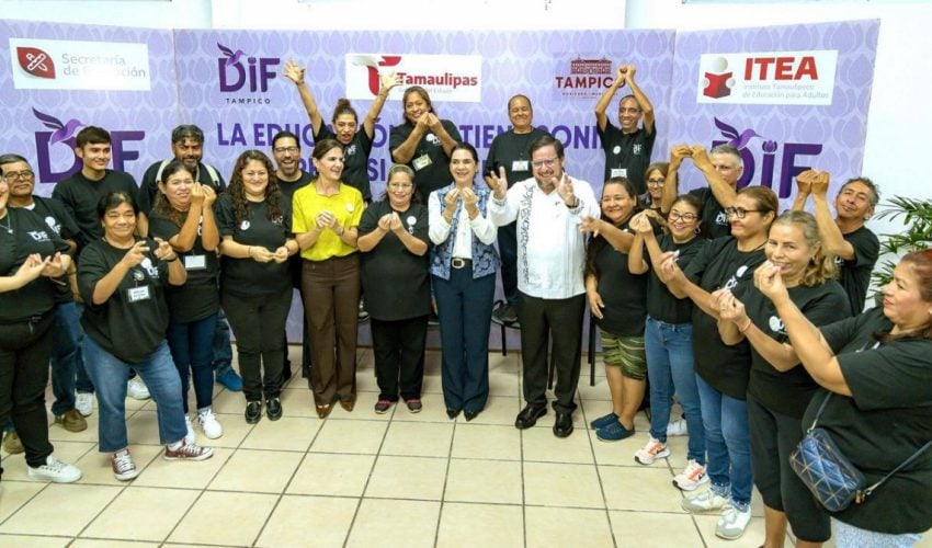 Entrega de Constancias de Alfabetización a la Comunidad Sorda en el DIF Tampico