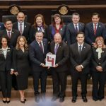 El secretario de Educación, Miguel Ángel Valdez García, asistió al Honorable Congreso del Estado para atestiguar la entrega del Cuarto Informe sobre el estado que guarda la administración pública estatal.