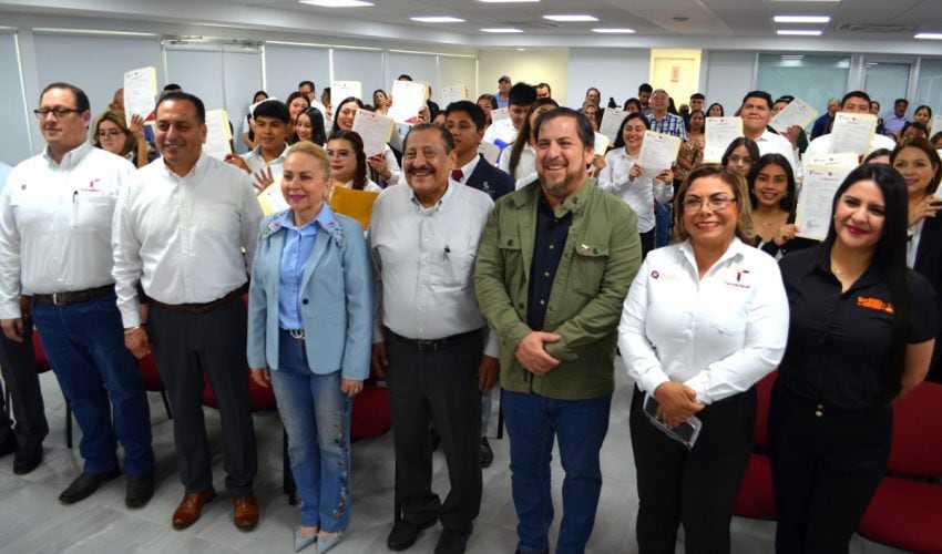 Secretario de Educación, entregó 41 nombramientos oficiales para docentes de nuevo ingreso de Educación Básica