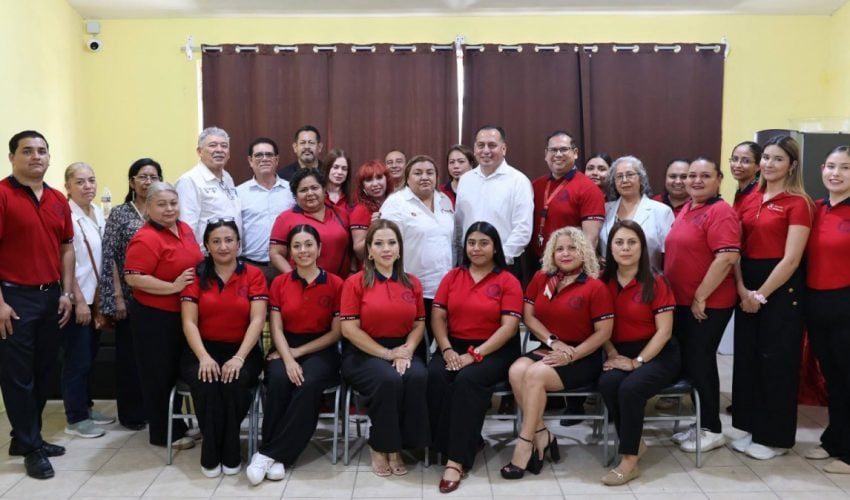 Fortalecen espacios educativos con entrega de mobiliario escolar en Reynosa y Miguel Alemán