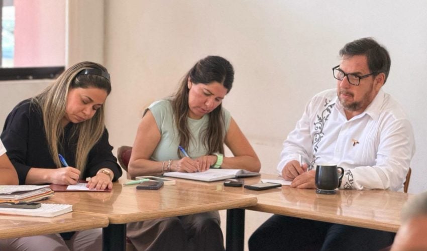 Atención a docentes de la zona 82 de Victoria