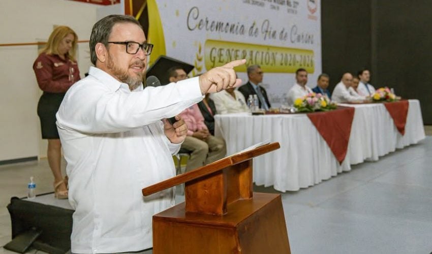 Secretario de Educación Miguel Ángel Valdez García padrino de Generación de Escuela Primaria “Distribuidores Nissan No. 37”