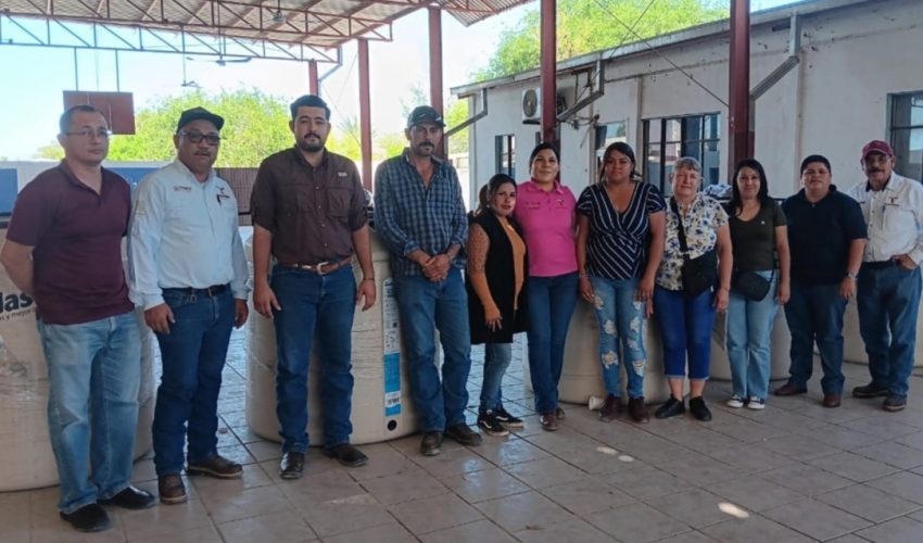 Beneficia ITAVU a comunidades de Burgos y Méndez con tinacos equipados