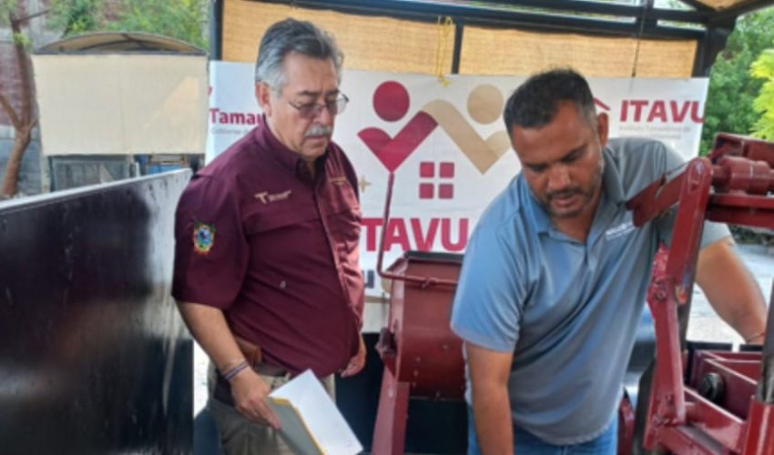 Transforma ITAVU viviendas con bloqueras comunitarias en Díaz Ordaz y Tula