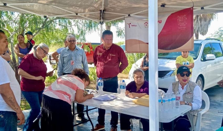 Reciben familias de Matamoros lotes tras 25 años de espera