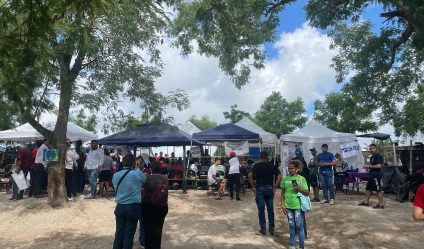 Otorgan atención médica a migrantes varados en el bordo del río Bravo en Matamoros