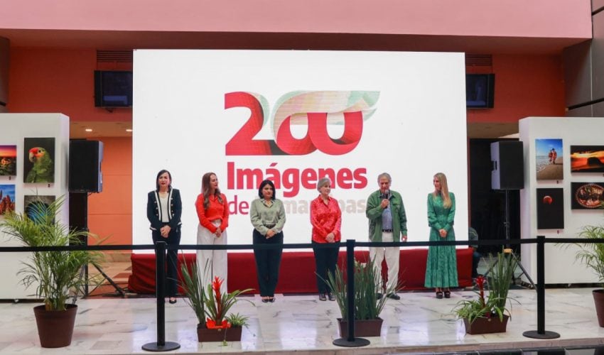 Inaugura María de Villarreal la exposición fotográfica “Cien imágenes”