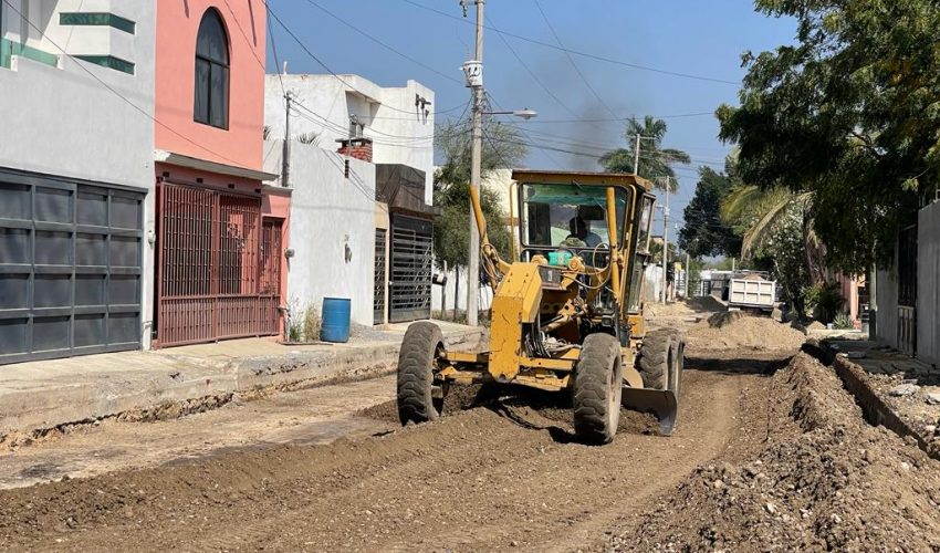 Con una inversión de 14 mdp, Secretaría de Obras Públicas de Tamaulipas rehabilita y pavimenta calles de Victoria