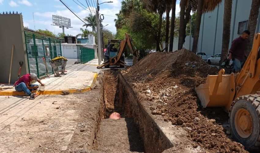 Rehabilita y repone red sanitaria en calles de Ciudad Victoria, Gobierno de Tamaulipas