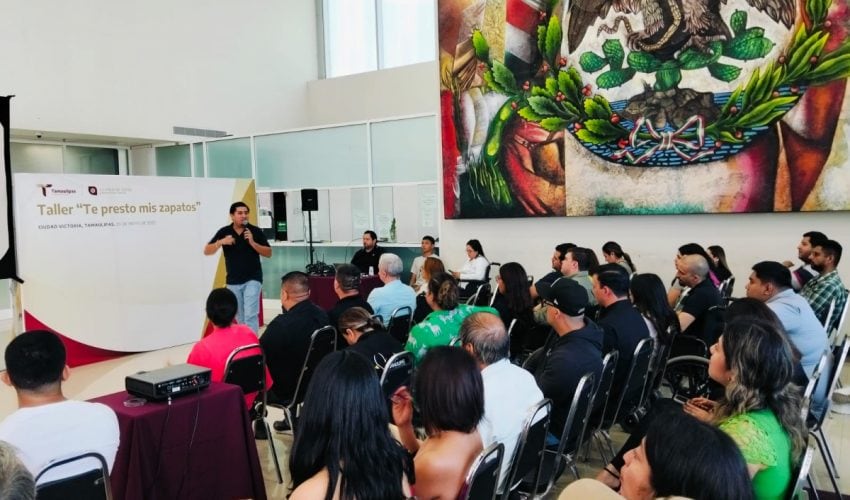 Participa personal de la Secretaría de Obras Públicas en taller “Te presto mis zapatos”