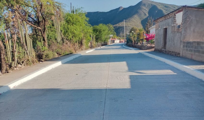 Pavimenta Secretaría de Obras Públicas el altiplano tamaulipeco