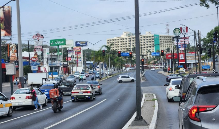 TRABAJOS DE REHABILITACIÓN DE INFRAESTRUCTURA VIAL E HIDRÁULICA EN TAMPICO.