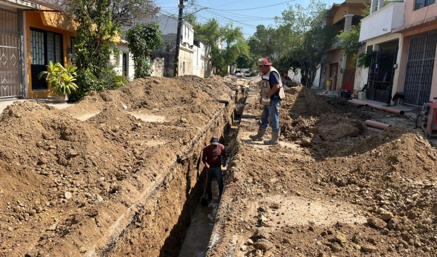 Continúan Trabajos de Red Sanitaria en Calles de Ciudad Victoria, Tamaulipas