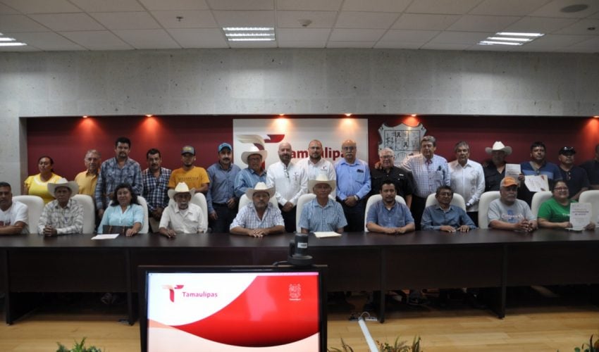 Entrega Recursos Hidráulicos autorizaciones de proyectos para el Programa de Infraestructura Hidroagrícola 2024